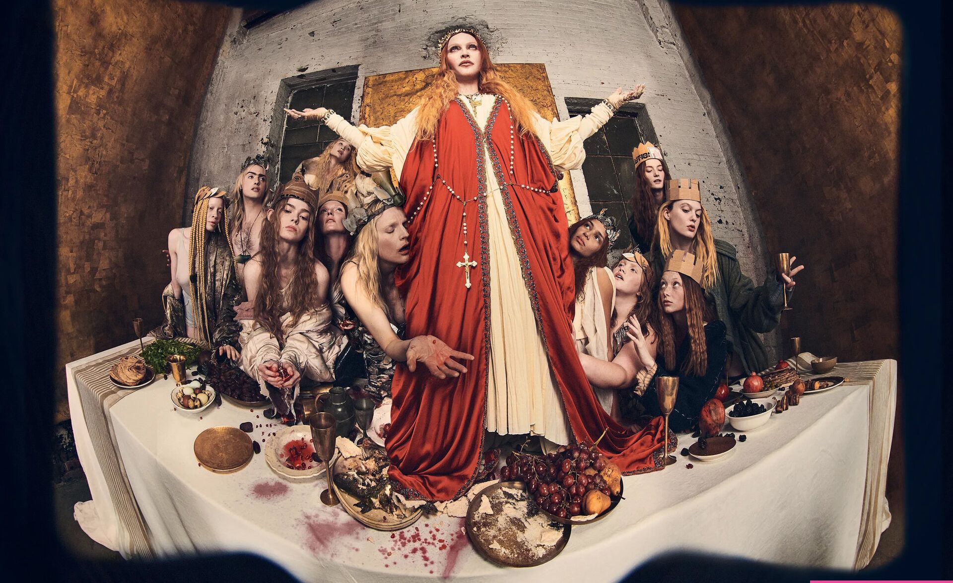 Madonna desnuda #108252874