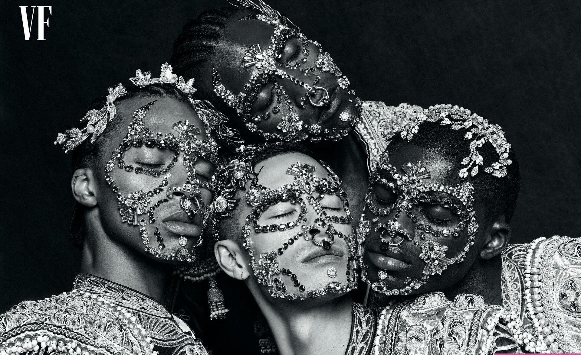 Madonna desnuda #108252877