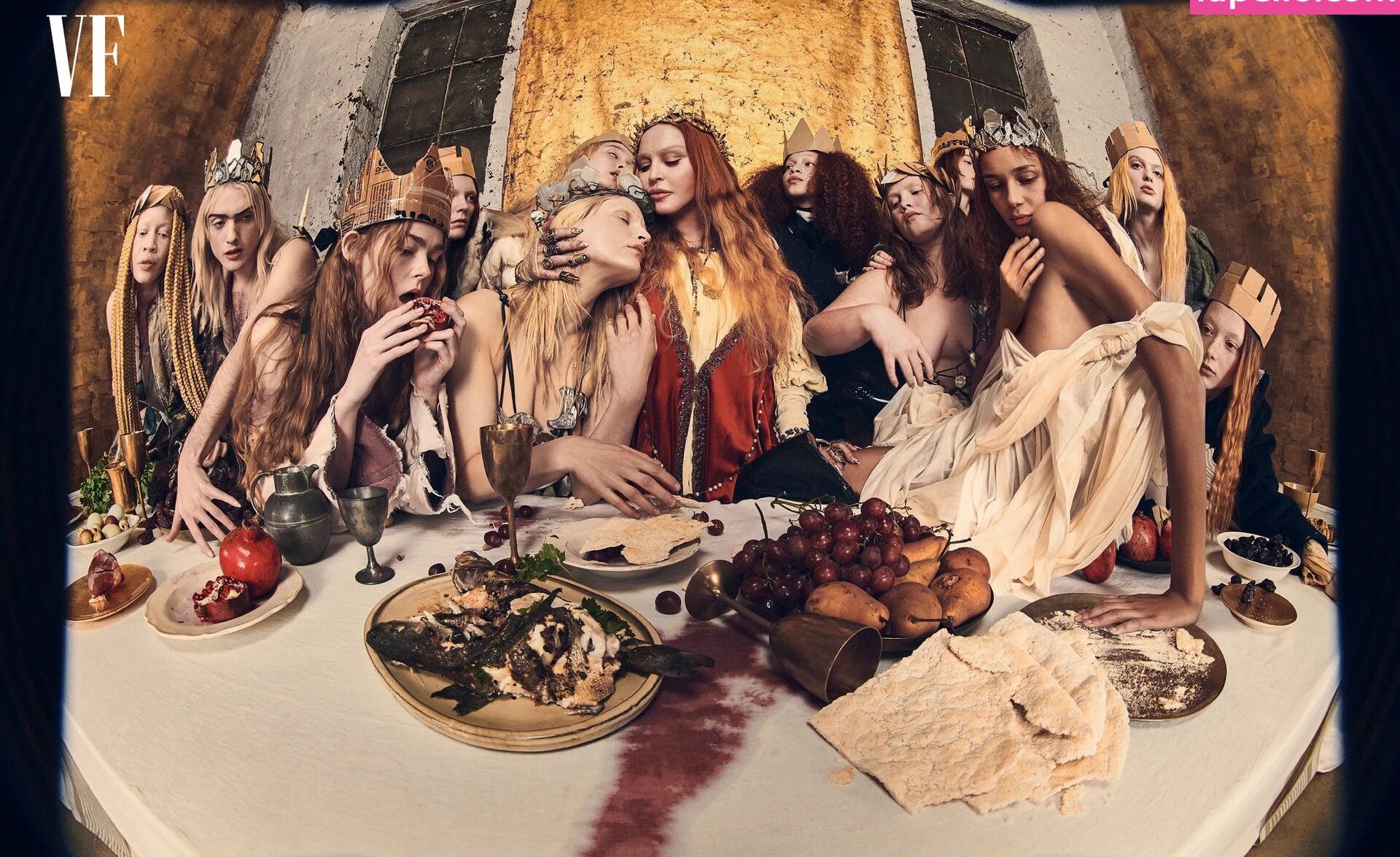 Madonna desnuda #108252879