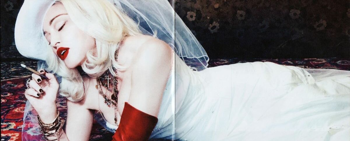 Madonna desnuda #108252894