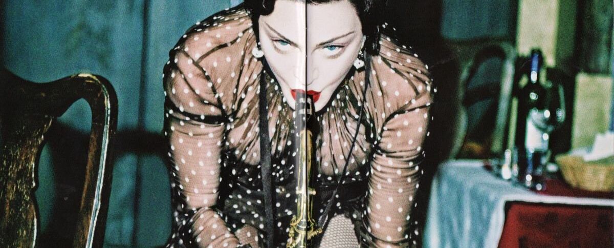 Madonna desnuda #108252895