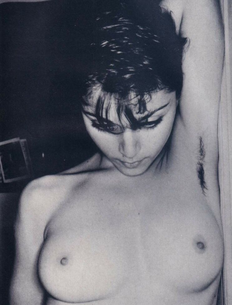 Madonna desnuda #108252903