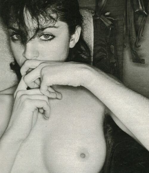 Madonna desnuda #108252904