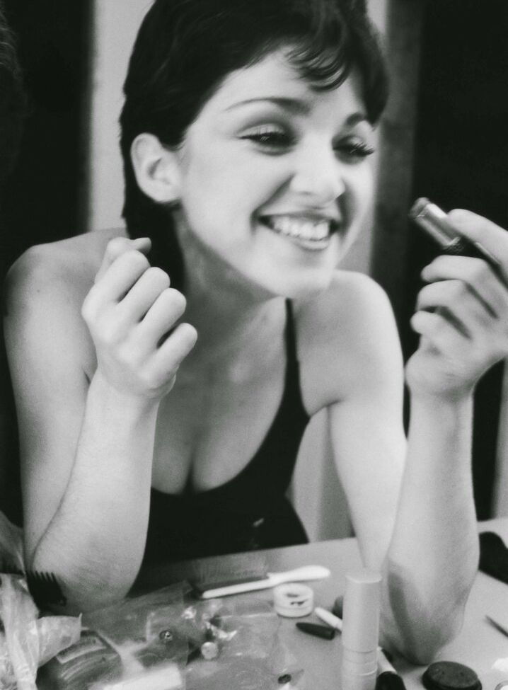 Madonna desnuda #108252910