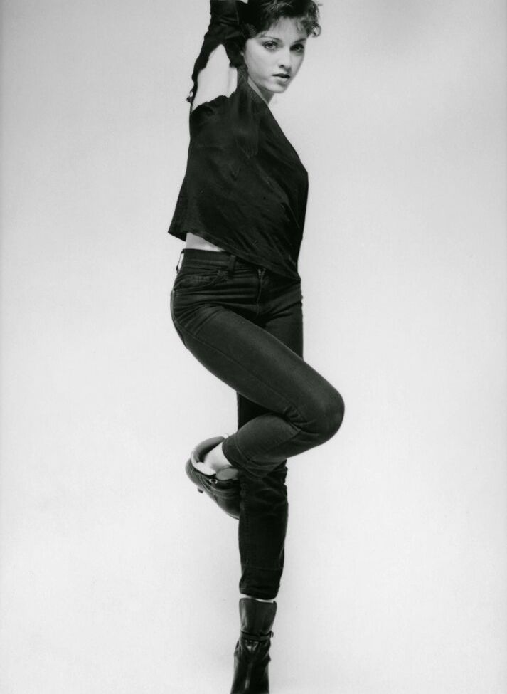 Madonna desnuda #108252913