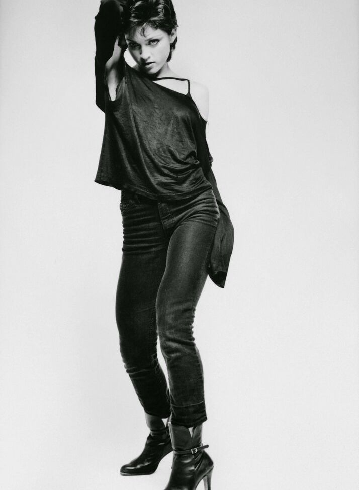 Madonna desnuda #108252920