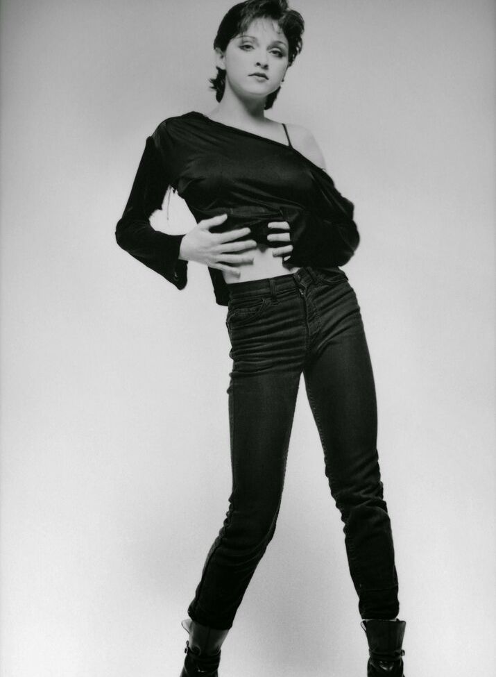 Madonna desnuda #108252921