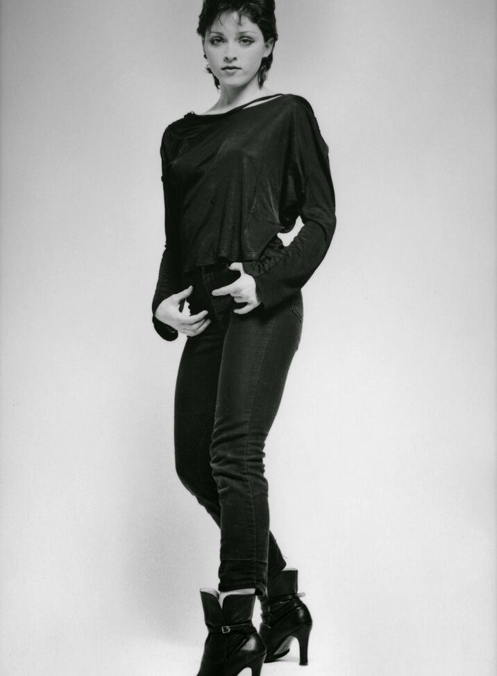 Madonna desnuda #108252926