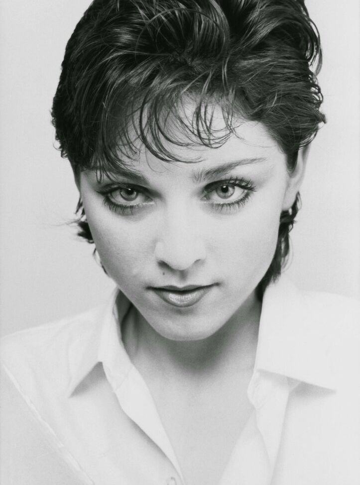 Madonna desnuda #108252931