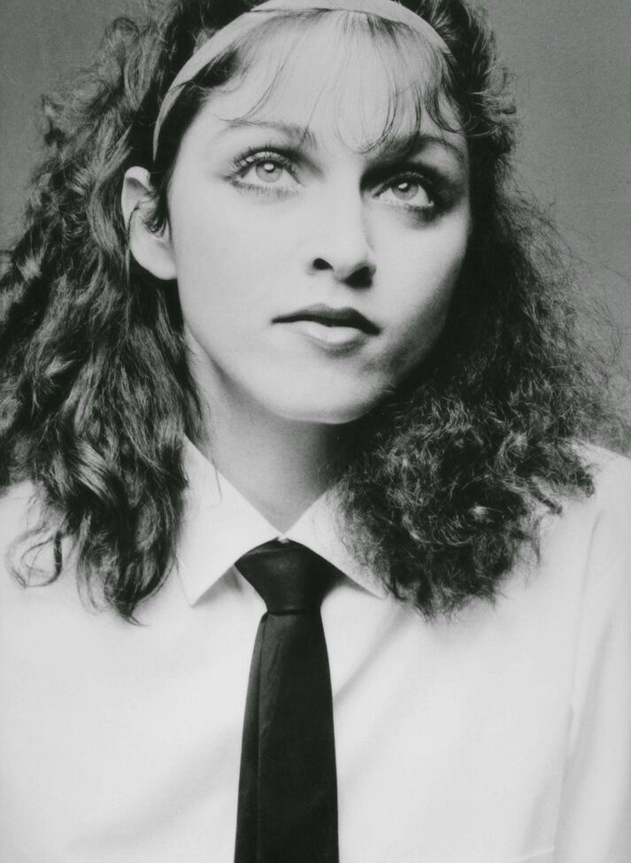 Madonna desnuda #108252932