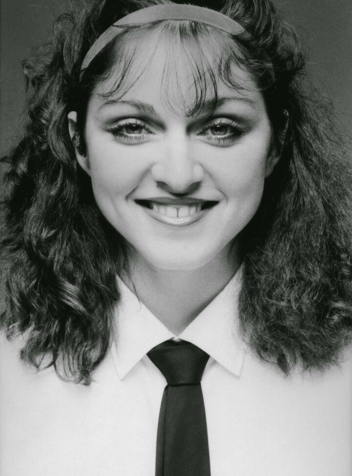 Madonna desnuda #108252935