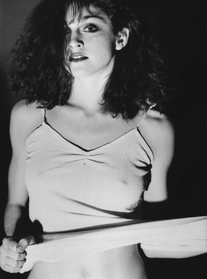 Madonna desnuda #108252937