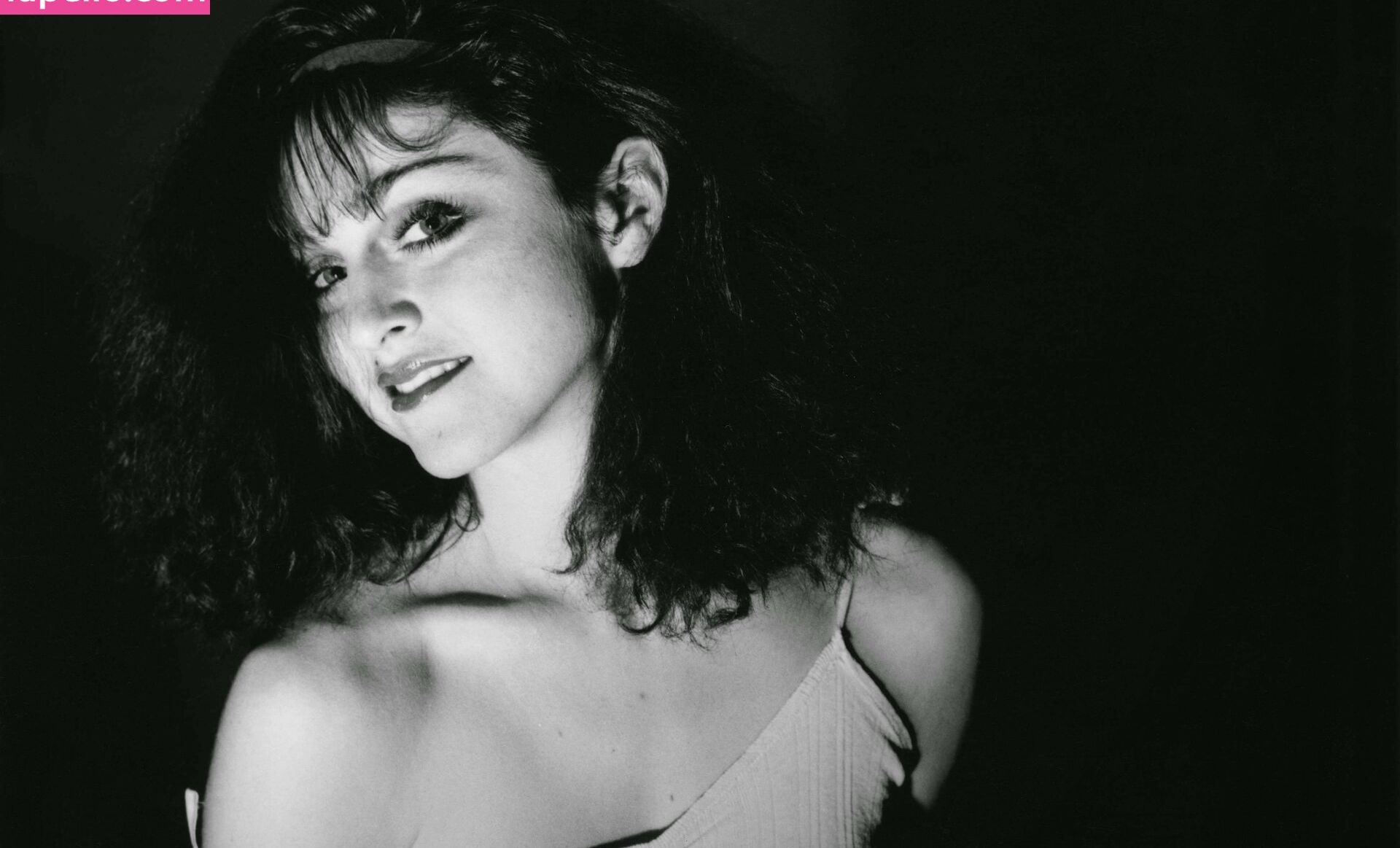 Madonna desnuda #108252940