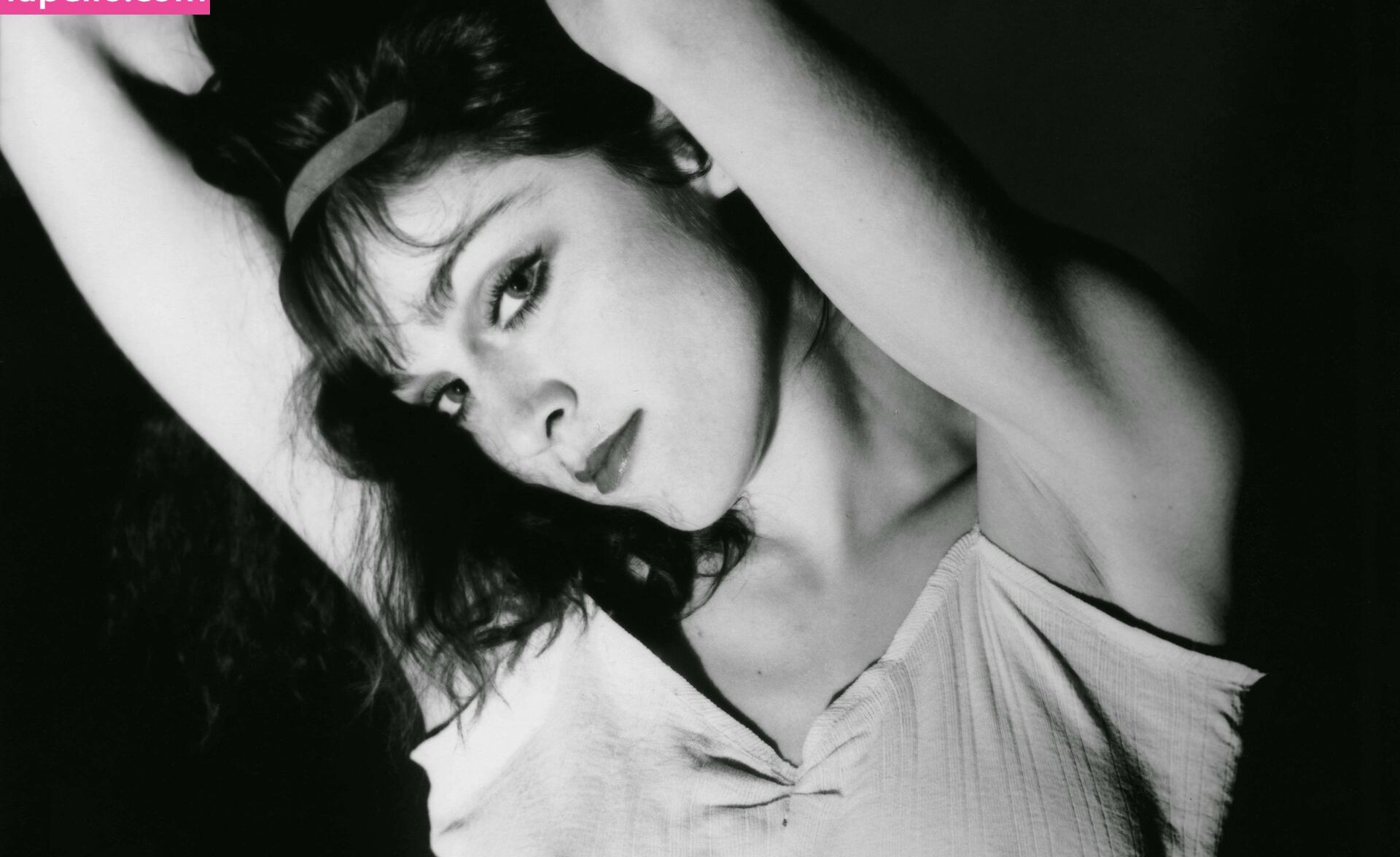 Madonna desnuda #108252942