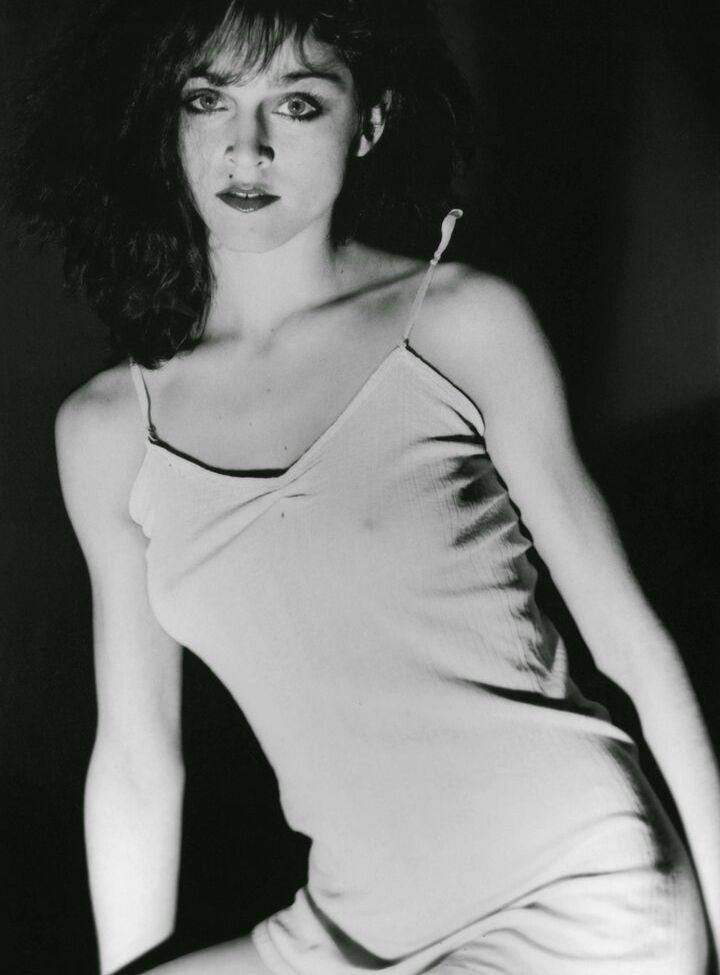 Madonna desnuda #108252947