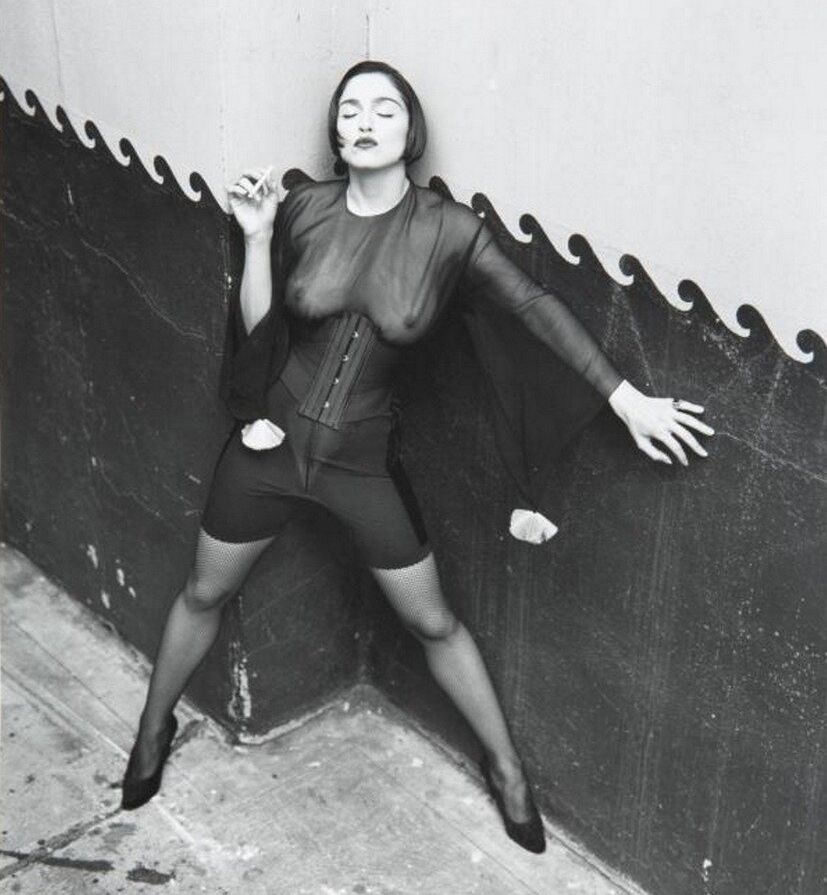 Madonna desnuda #108252959