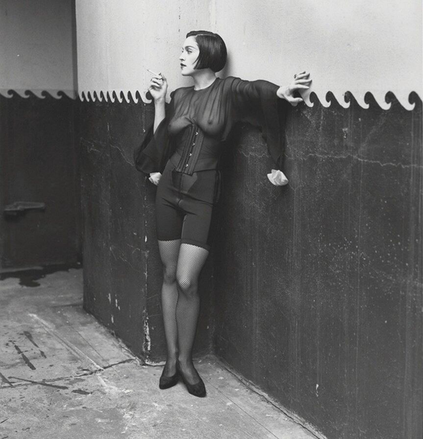 Madonna desnuda #108252960