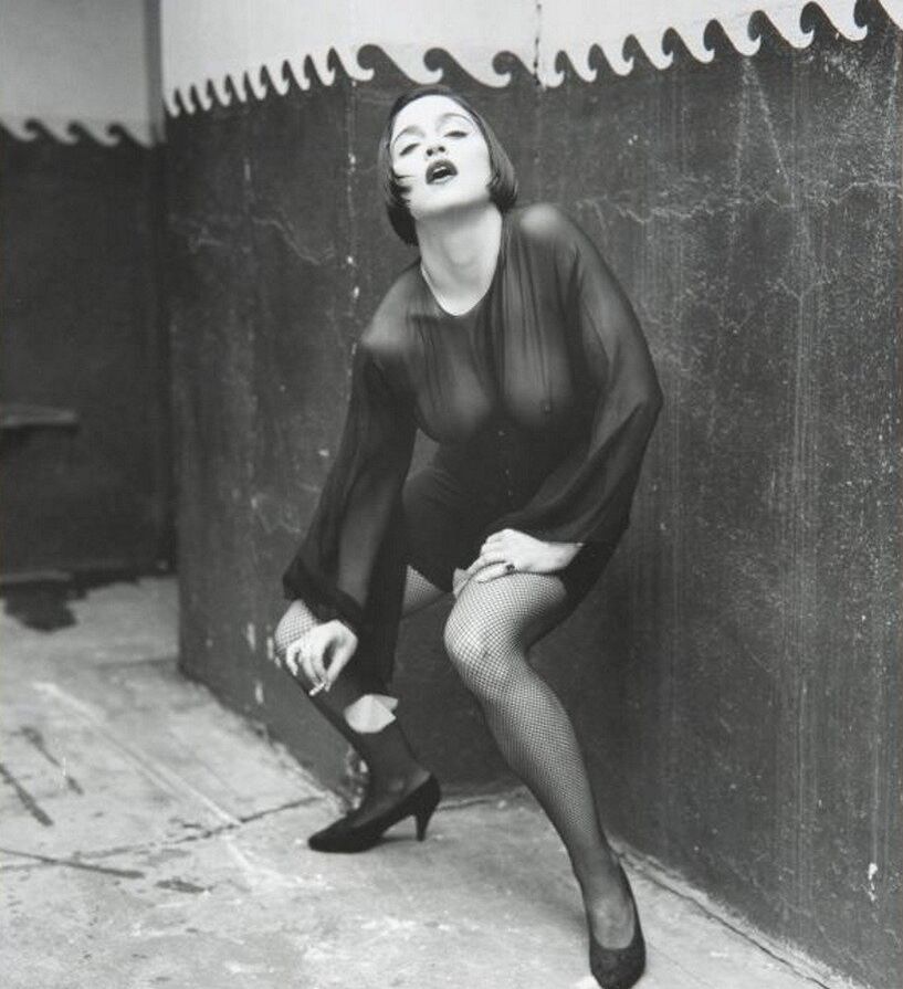 Madonna desnuda #108252963