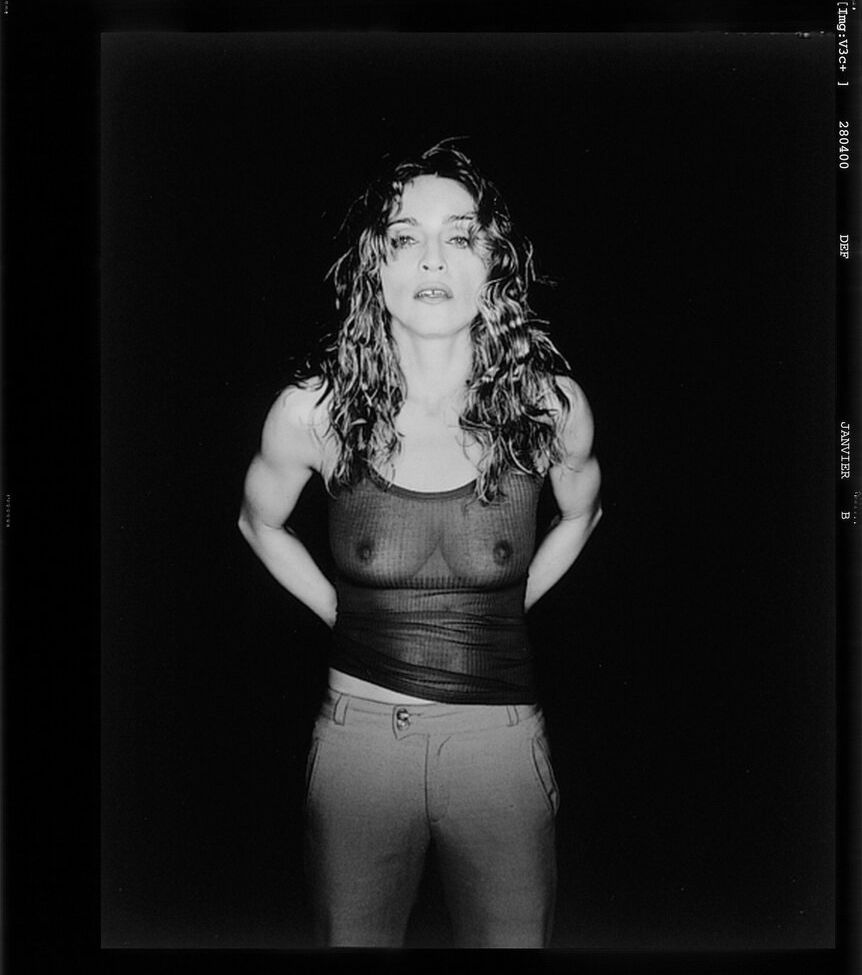 Madonna desnuda #108252979