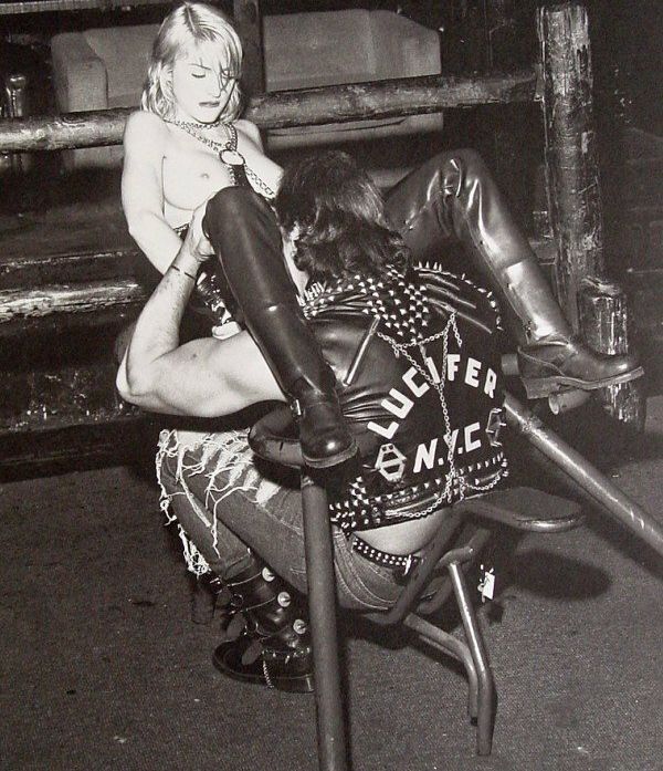 Madonna desnuda #108252999