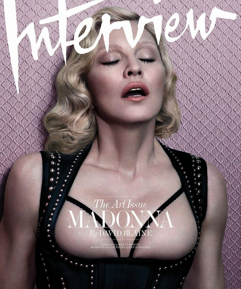 Madonna desnuda #108253015