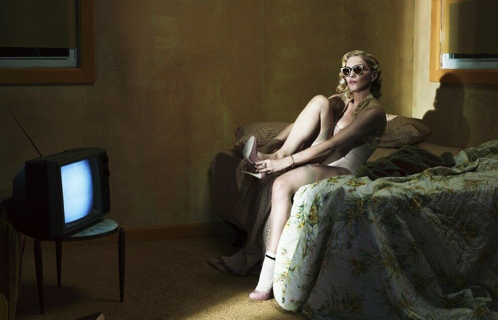 Madonna desnuda #108253022