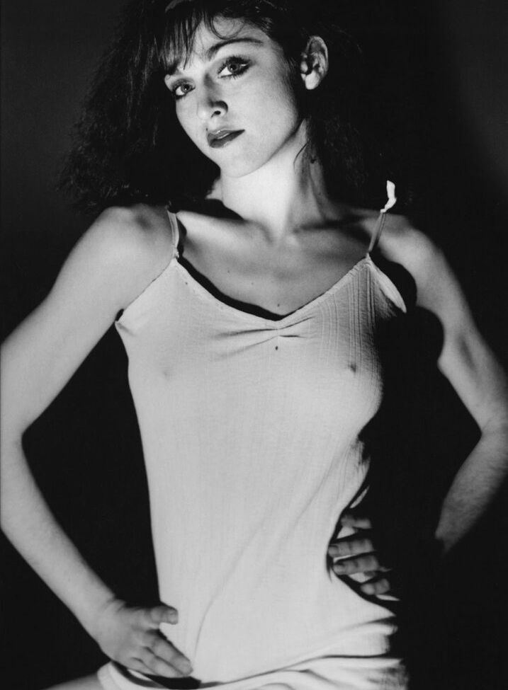 Madonna desnuda #108253052