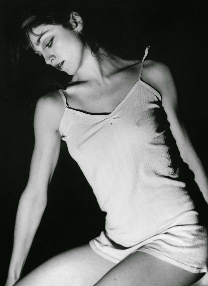 Madonna desnuda #108253053