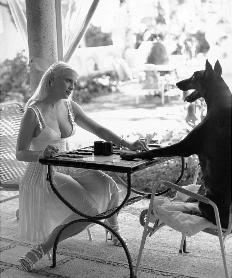 Madonna desnuda #108253064