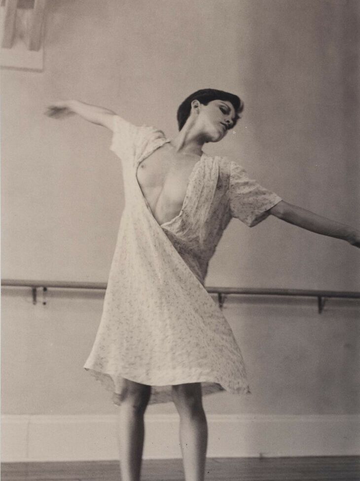 Madonna desnuda #108253077