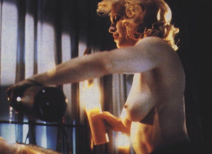 Madonna desnuda #108253079