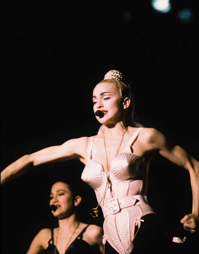 Madonna desnuda #108253091