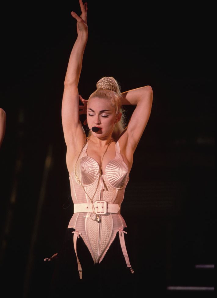 Madonna desnuda #108253099