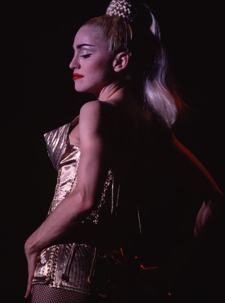 Madonna desnuda #108253102