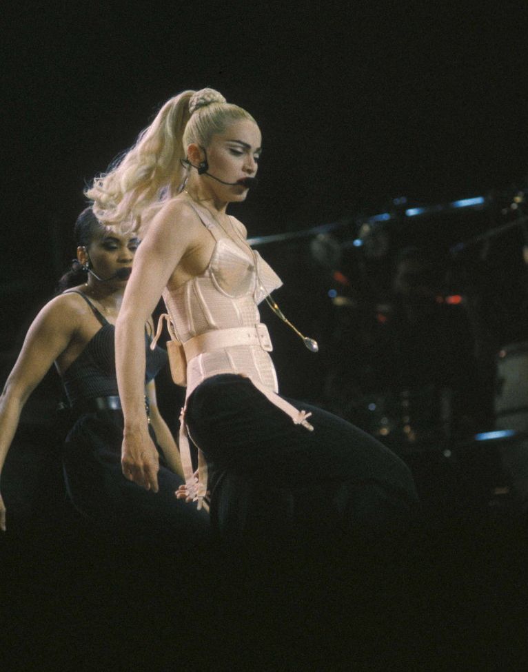 Madonna desnuda #108253107