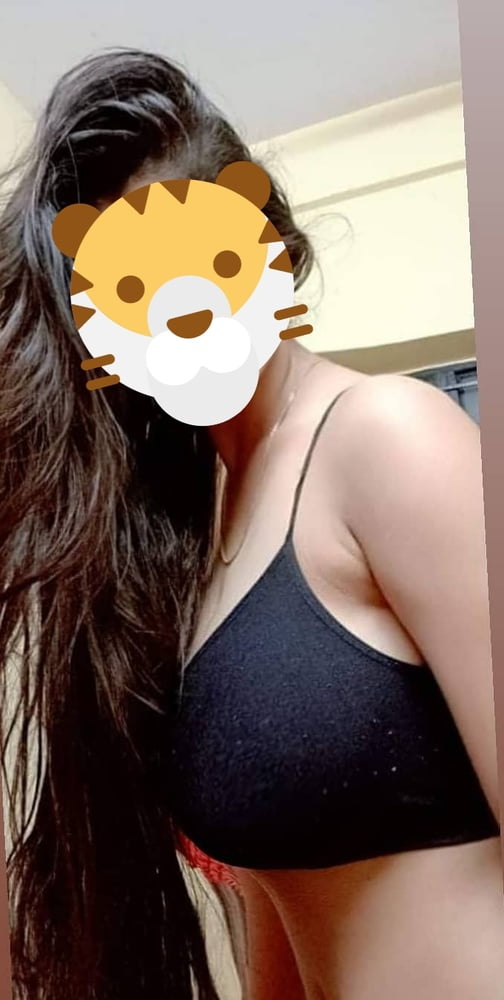 ホッツ・オブ・ミー・アールティ・アリーヤ・ンスルタナ
 #81067614