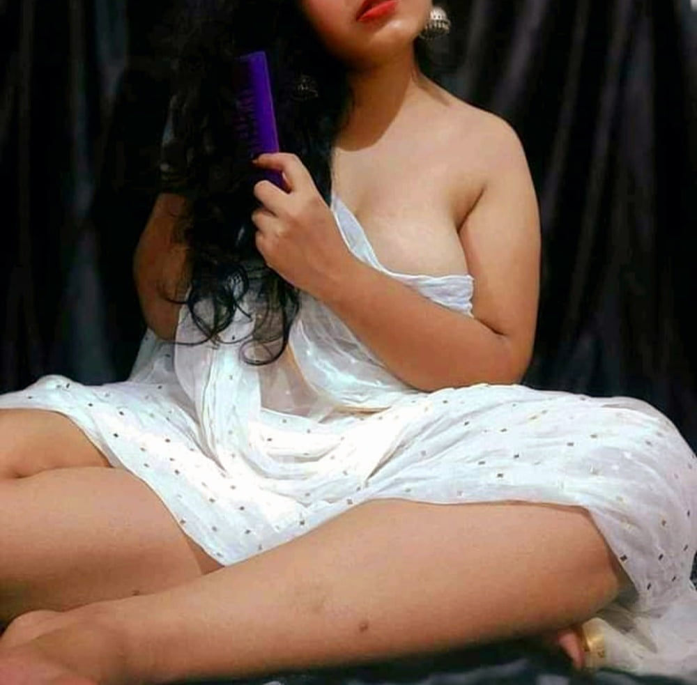 ホッツ・オブ・ミー・アールティ・アリーヤ・ンスルタナ
 #81067656