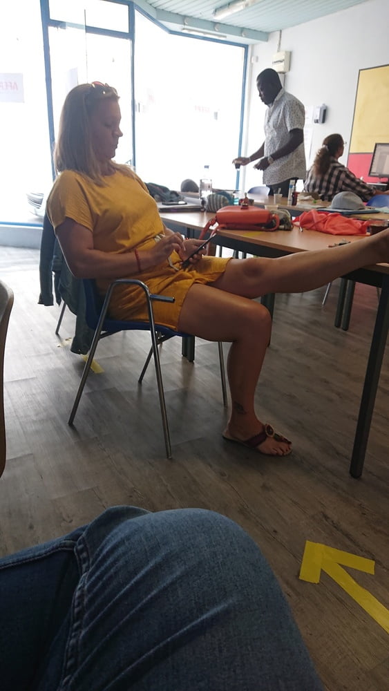 Sous la jupe de Gaelle #81841772