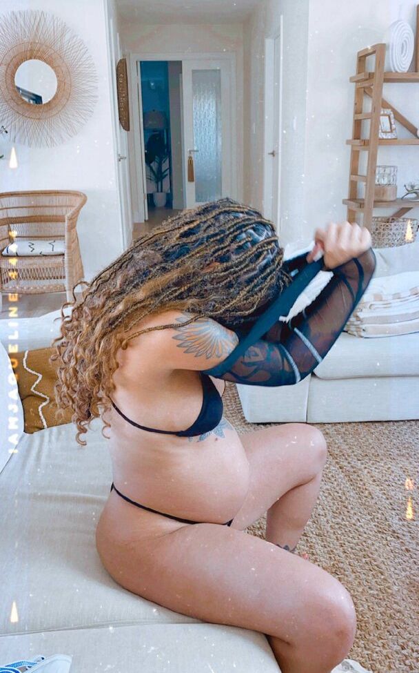 Damacosmica desnuda #109866152