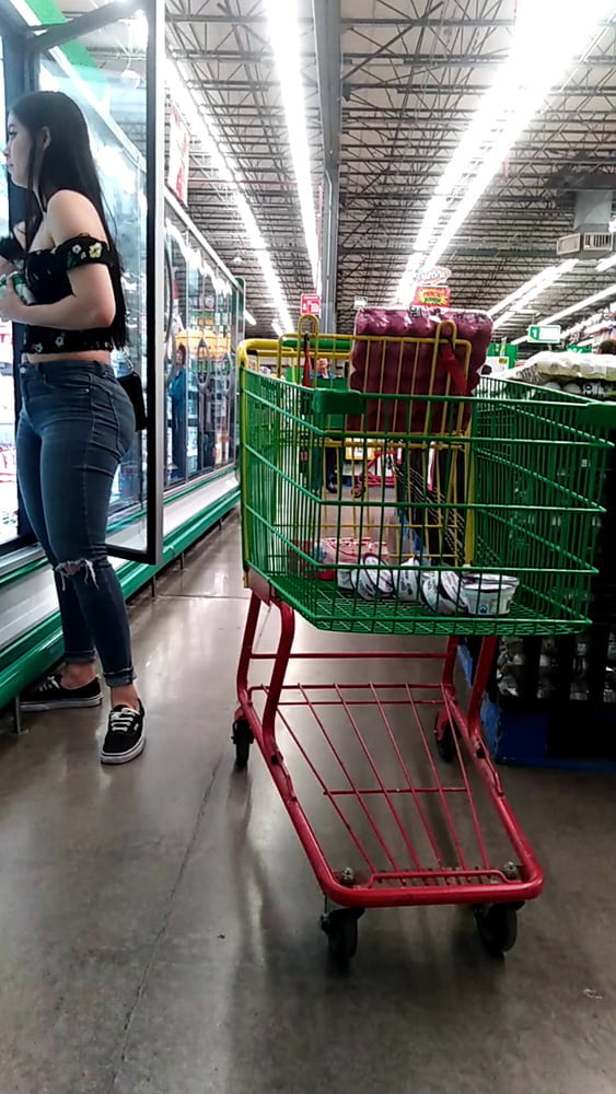 Morrita con un megaculo perfecto de compras en aurera #95984181