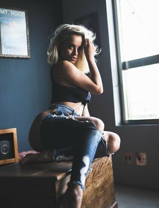 Karoline Weide desnuda #109321994