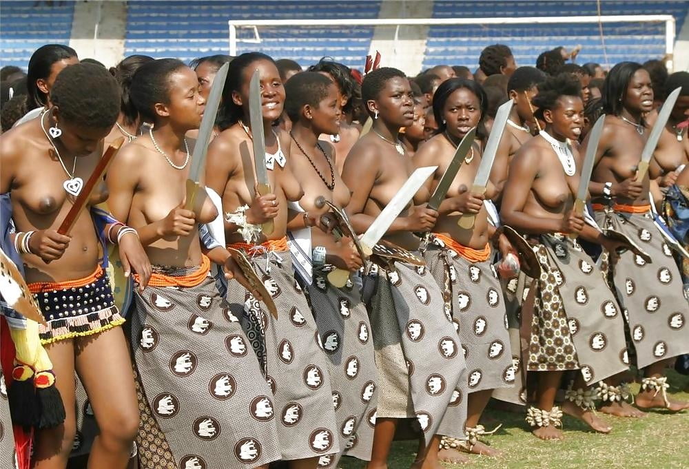 Afrikanischer Stamm wunderbare Frauen
 #92943598