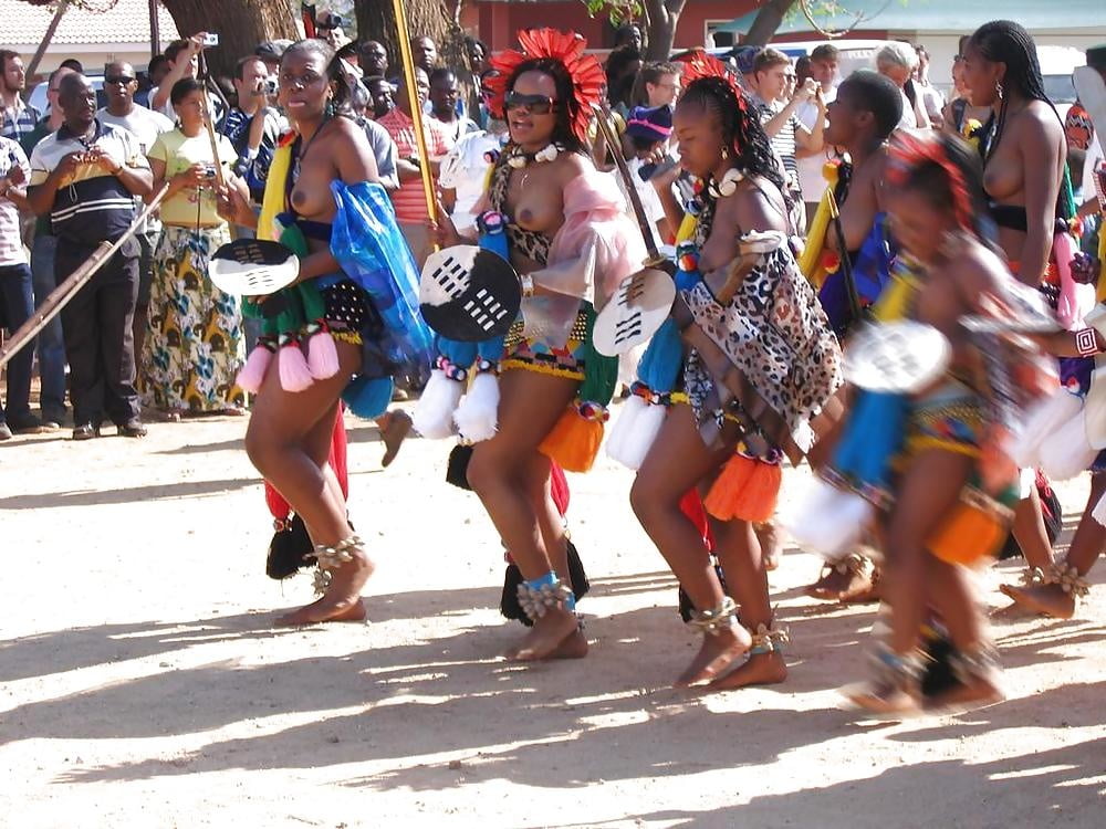 Afrikanischer Stamm wunderbare Frauen
 #92943610