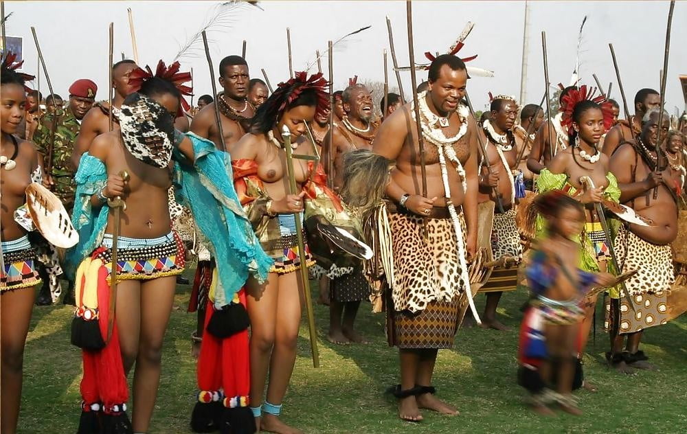 Afrikanischer Stamm wunderbare Frauen
 #92943618