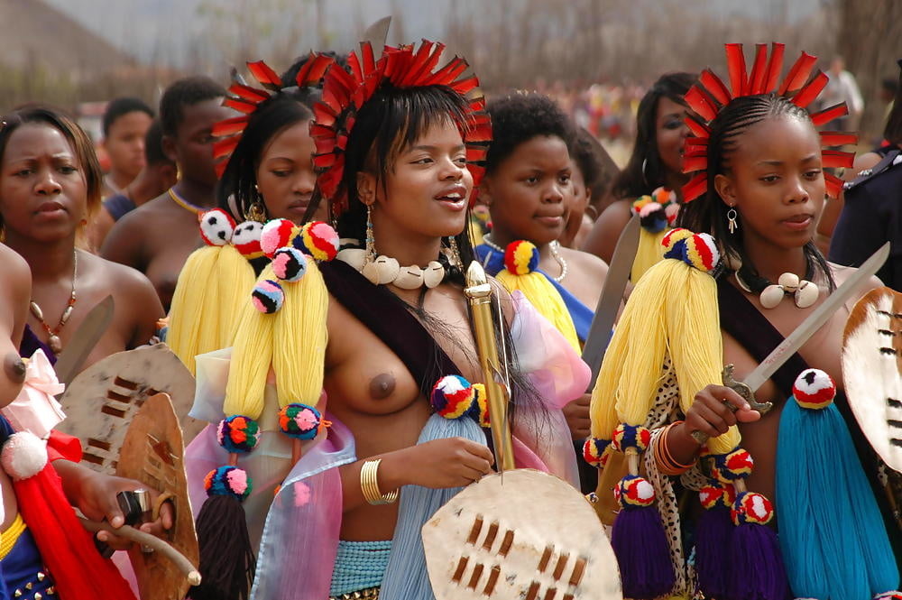 Afrikanischer Stamm wunderbare Frauen
 #92943622