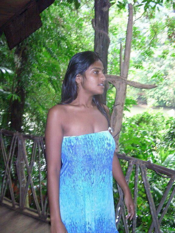 Sri lanka sehr sexy Mädchen
 #93372845