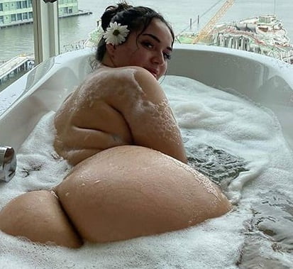GPBB Gorda peitos bunda e boceta #96902203