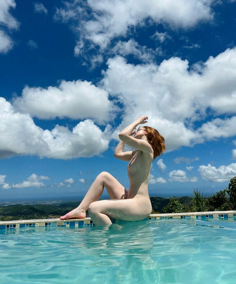 Ernaburn desnuda #108210811