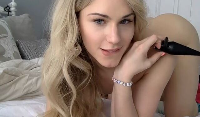 Dezmin Schubel desnuda #108619050