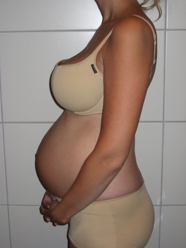 Sdruws2 - schwedische schwangere große titted Frau ausgesetzt
 #88572380